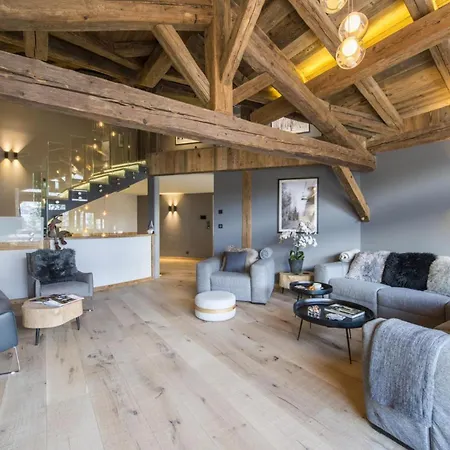 Chalet Zell: Alpine Charm Meets Modern Luxury Apartment *